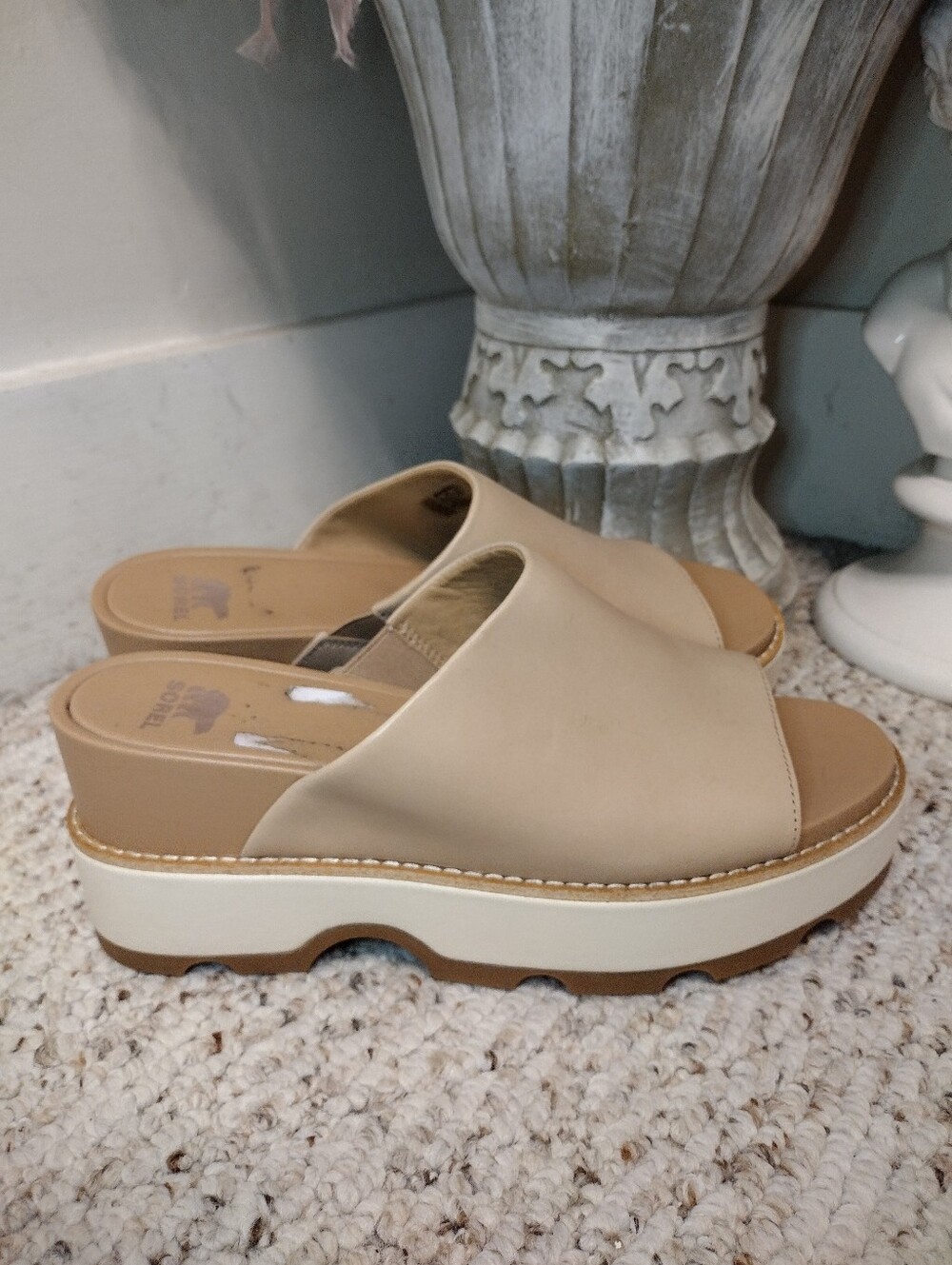 Sorel Dayspring Beige Platform Slide Leather Sandals